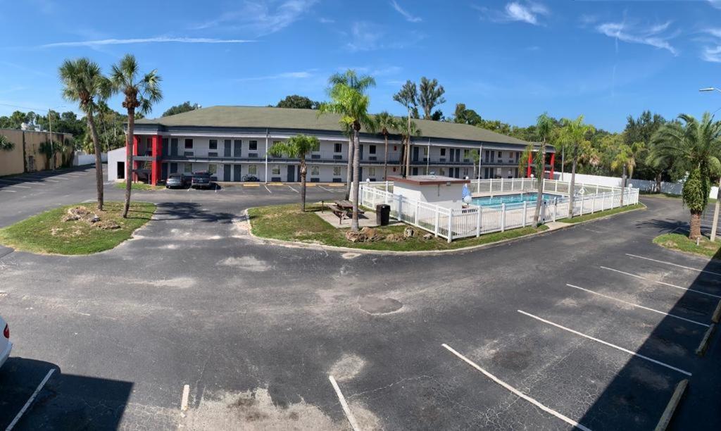 La Casa Inn New Port Richey Gulf Beach Us-19 מראה חיצוני תמונה
